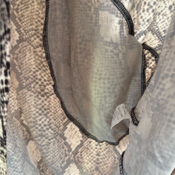 Snake Print High-Low Dress With Pockets - Picture 5 of 5